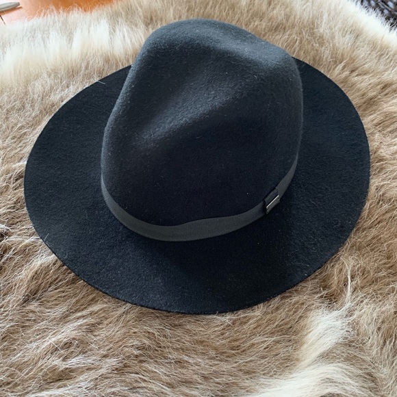 Roxy Accessories - Roxy Brimmed Hat Roxy Accessories - Roxy Brimmed Hat